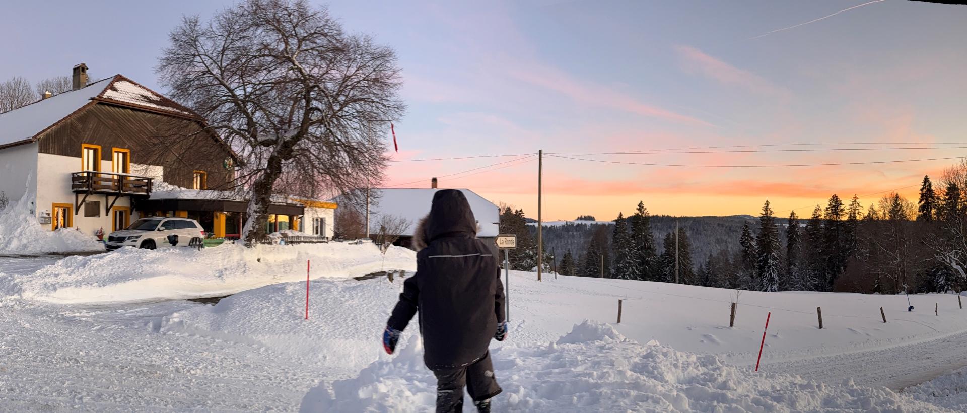 Hivers 2025 neige les Cernets Val-de-Travers Hôtel avec vue