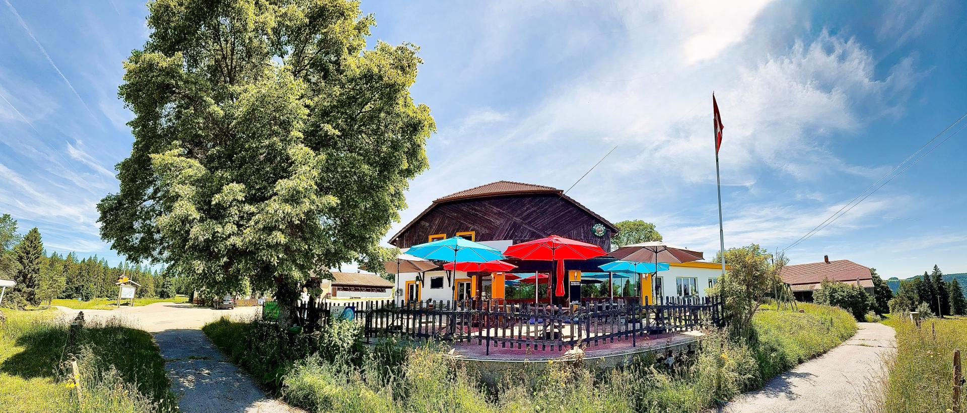 Terrasse Hôtel Les Cernets 2025 Val de Travers