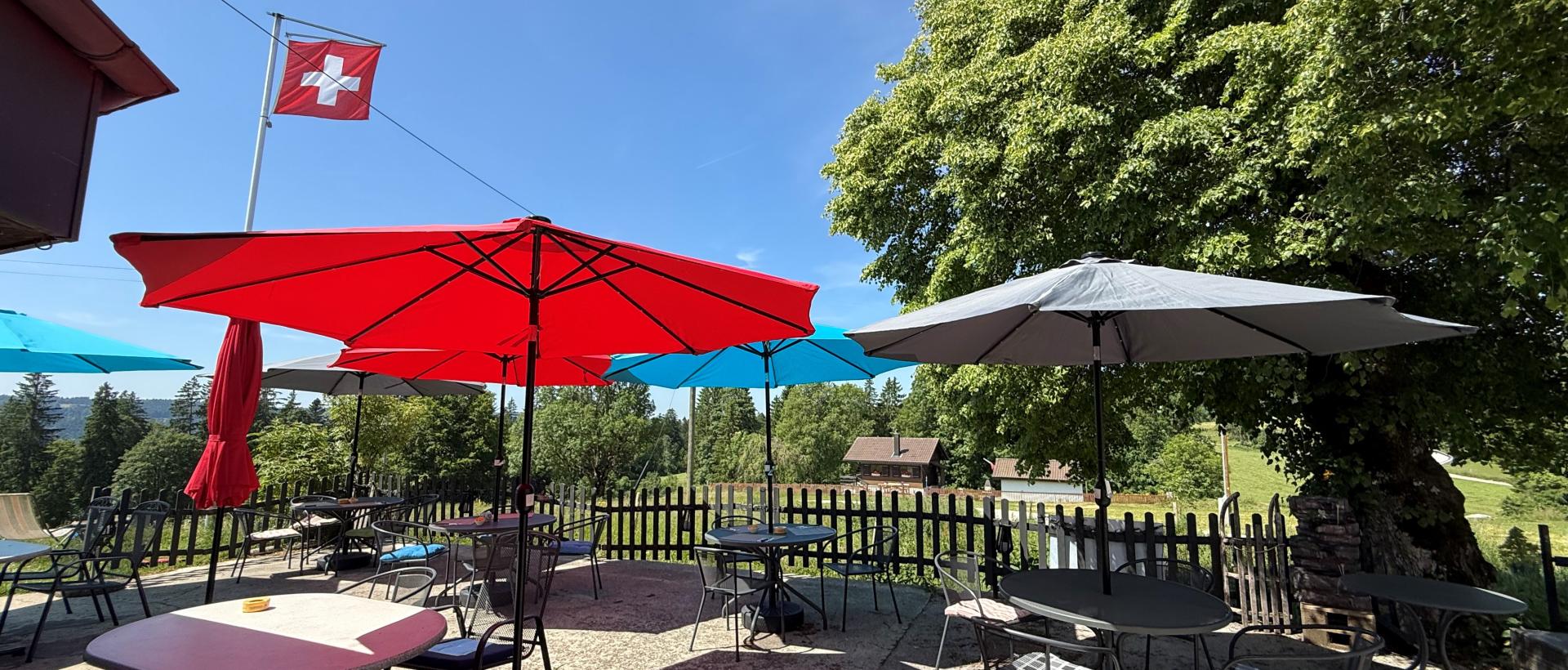 Terrasse et drapeau Suisse 