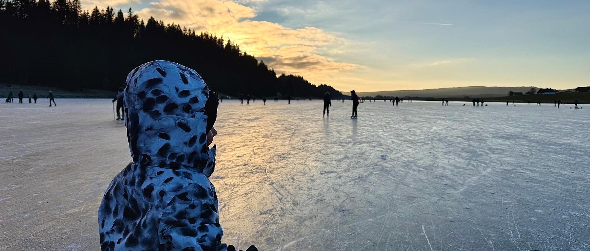 lac des tailleres coucher de soleil lac gele siberie suisse 