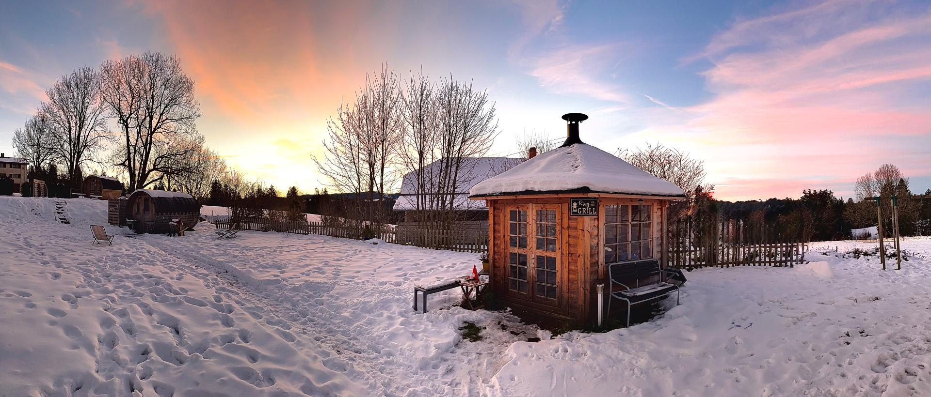 cabane à barbecue en hivers les cernets val de travers