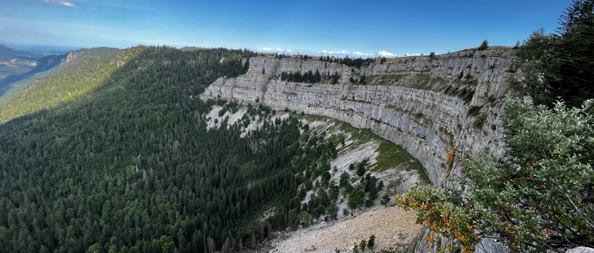 cirque creux du van val de travers automne