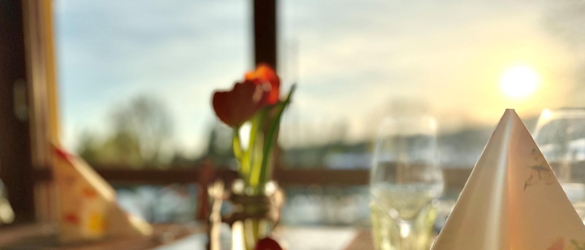 coucher de soleil restaurant les cernets val de travers