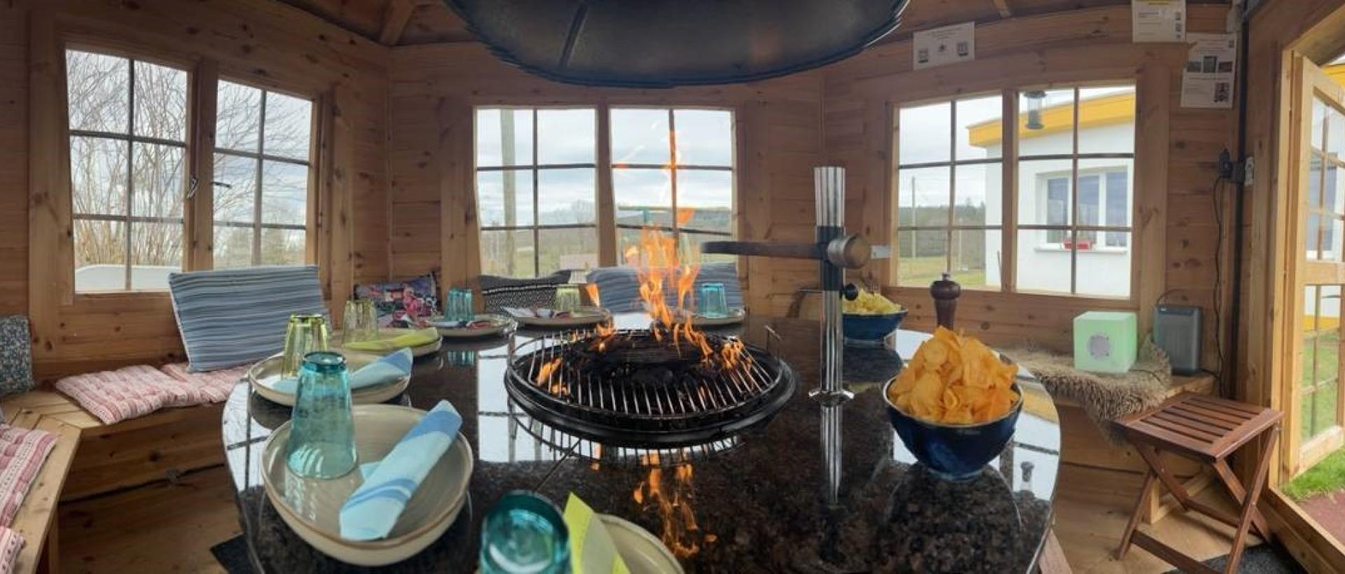 Chalet à Barbecue au Val de Travers Les Cernets Jura suisse