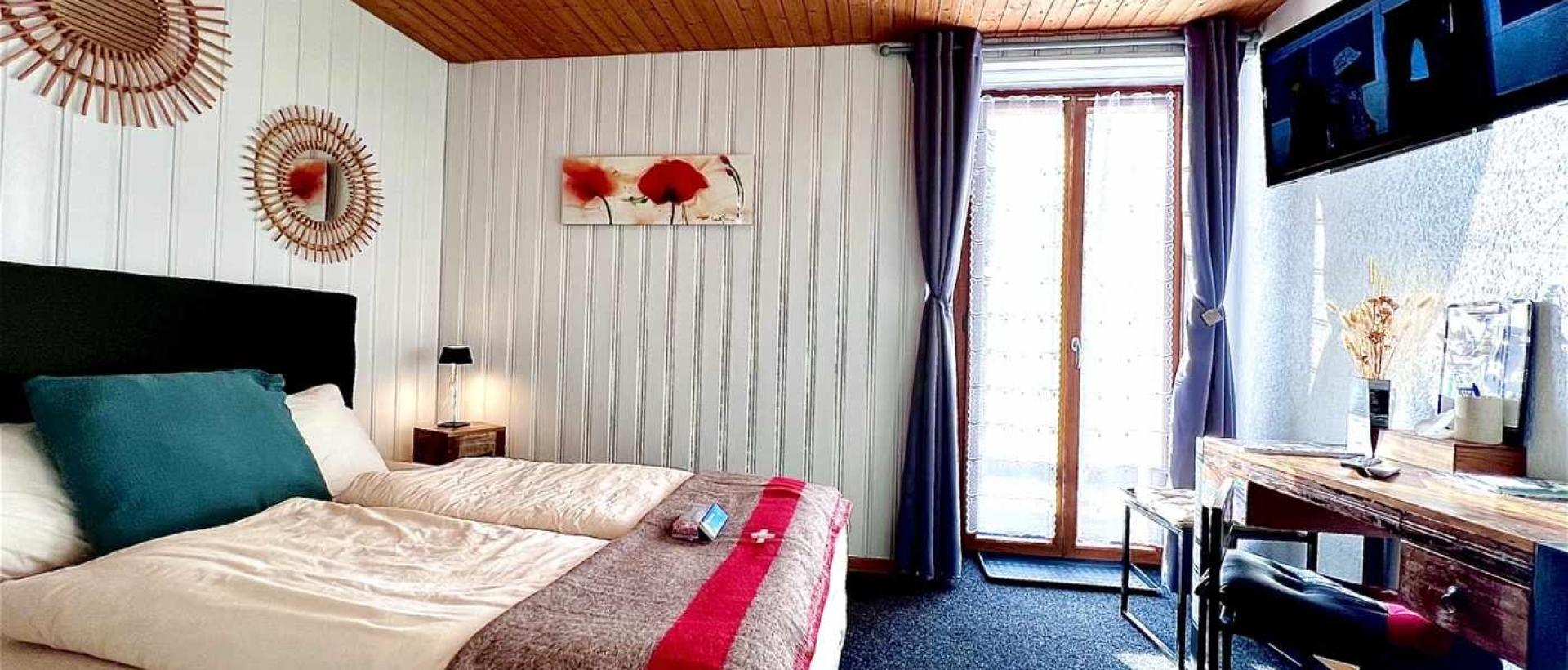 Chambre double balcon proche du Lac des Taillères Les Cernets