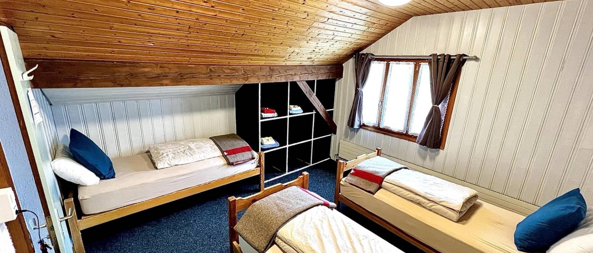 Chambre pour randonneurs GTJ-GR5 dans le Jura suisse Val de Travers