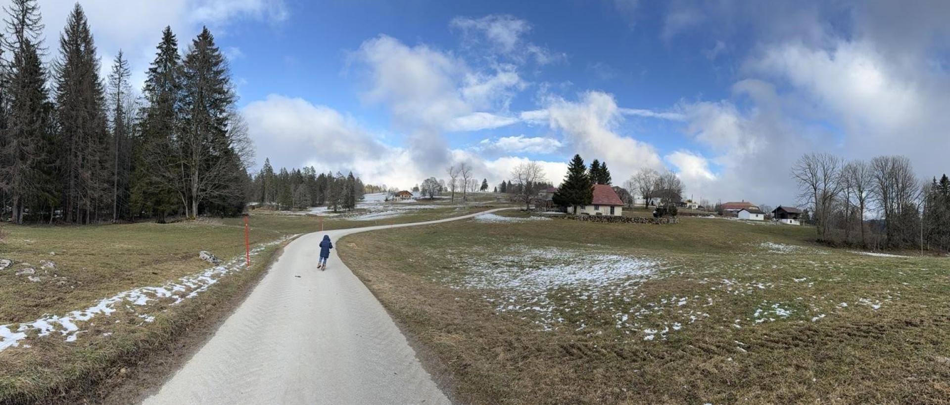 Chemin randonnée gtj gr5 Les Cernets Jura suisse paysage nature