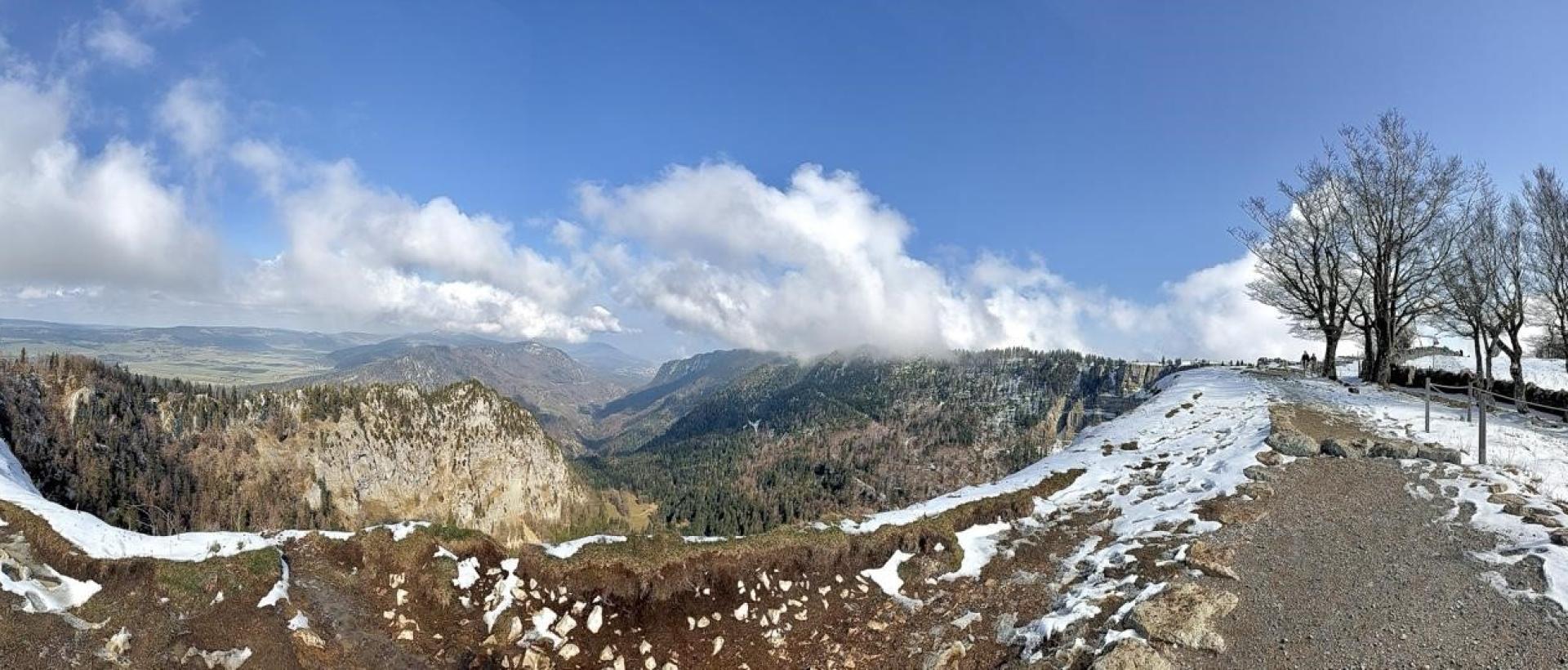 Creux du van proche de l'Hôtel Les Cernets Jura suisse
