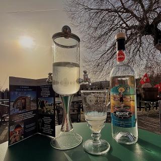 absinthe val de travers coucher de soleil terrasse suisse 