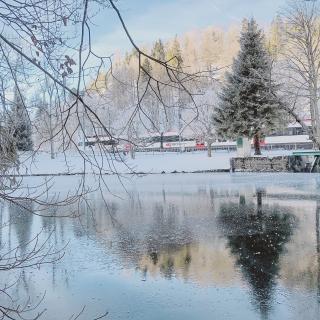 areuse hivers eau gele train reflets noiraigue barage
