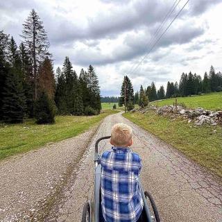Balade famille vallée Brévine près de l'Hôtel Les Cernets