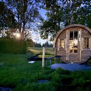 Tiny House dans un tonneau au Val de Travers Les Cernets
