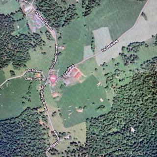Vue aérienne du hameau des Cernets dans le Val-de-Travers au coeur du Jura suisse