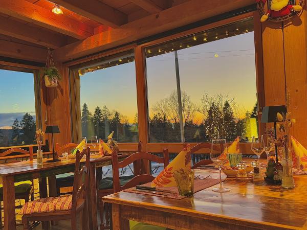 veranda vue coucher de soleil restaurant les cernets